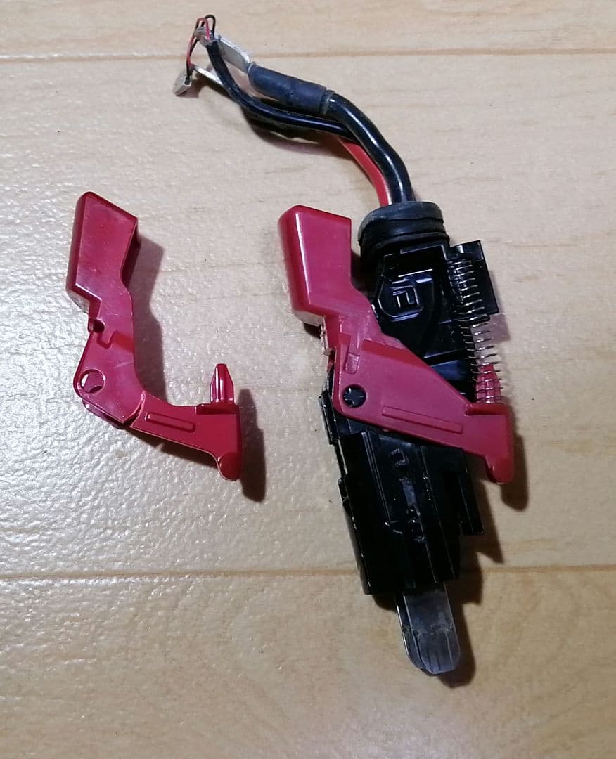 ダイソン V11 SV15本体 強化トリガー交換 分解清掃済みバッテリー57分