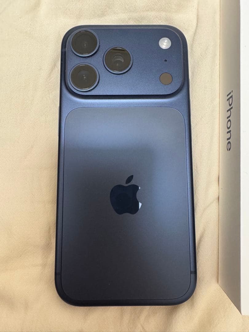 美品★iPhone17pro ディープブルー 256gb ガラスフィルム付き