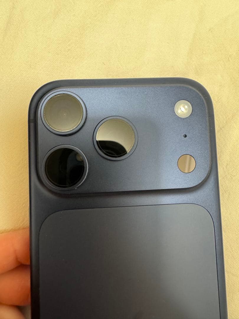 美品★iPhone17pro ディープブルー 256gb ガラスフィルム付き