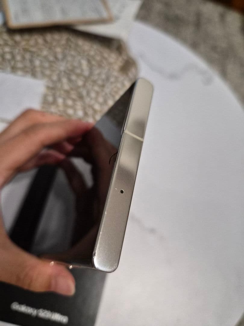 【ししゃも】Galaxy S23 Ultra 256GB／クリーム