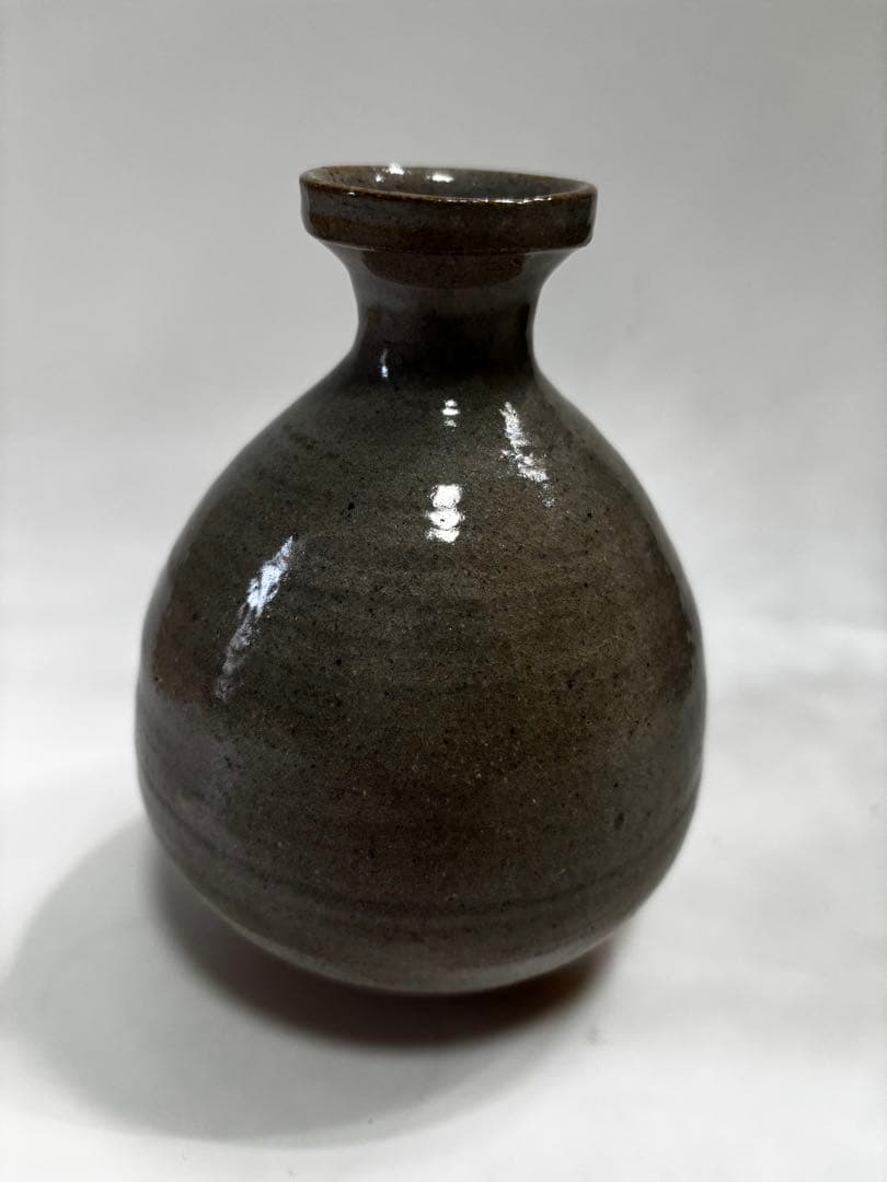 西岡小十　絵唐津（徳利・ぐい呑み2個）