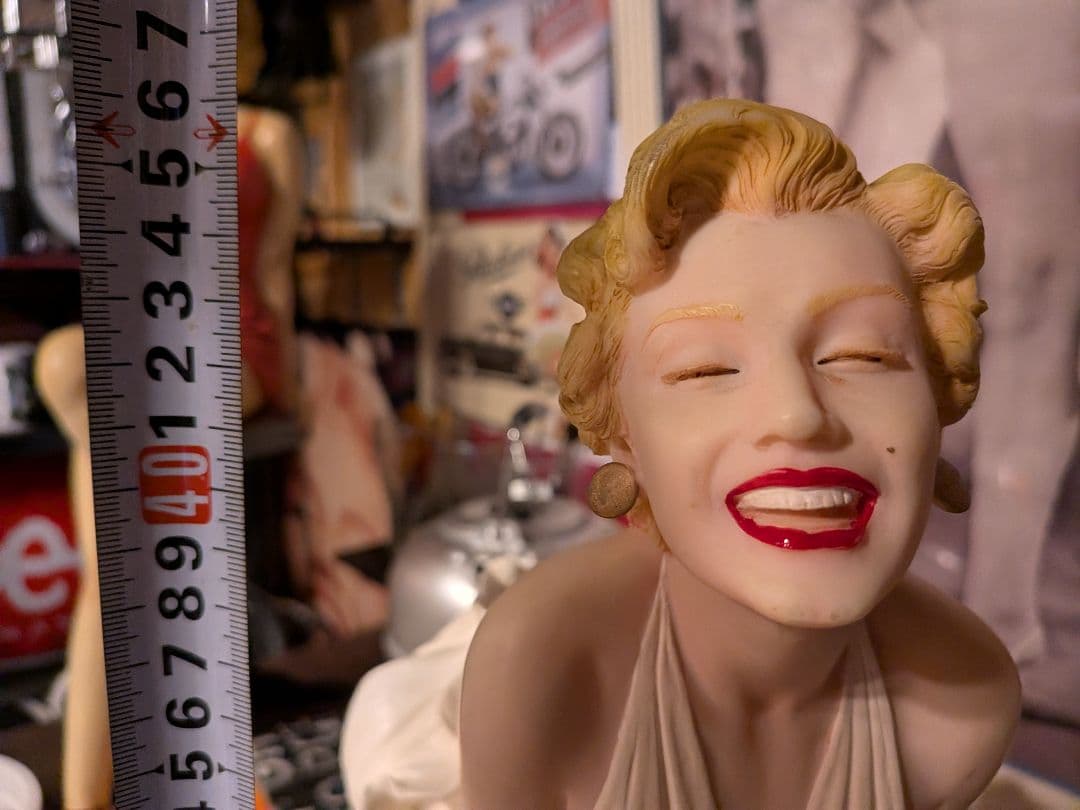 アメリカ巨大マリリンモンロー像8メートル　18分の1レプリカ　レジン製フィギュア