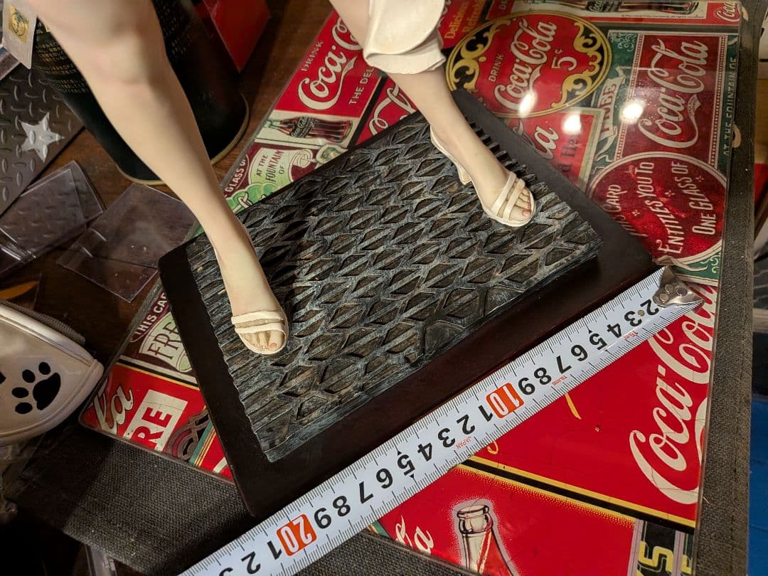 アメリカ巨大マリリンモンロー像8メートル　18分の1レプリカ　レジン製フィギュア