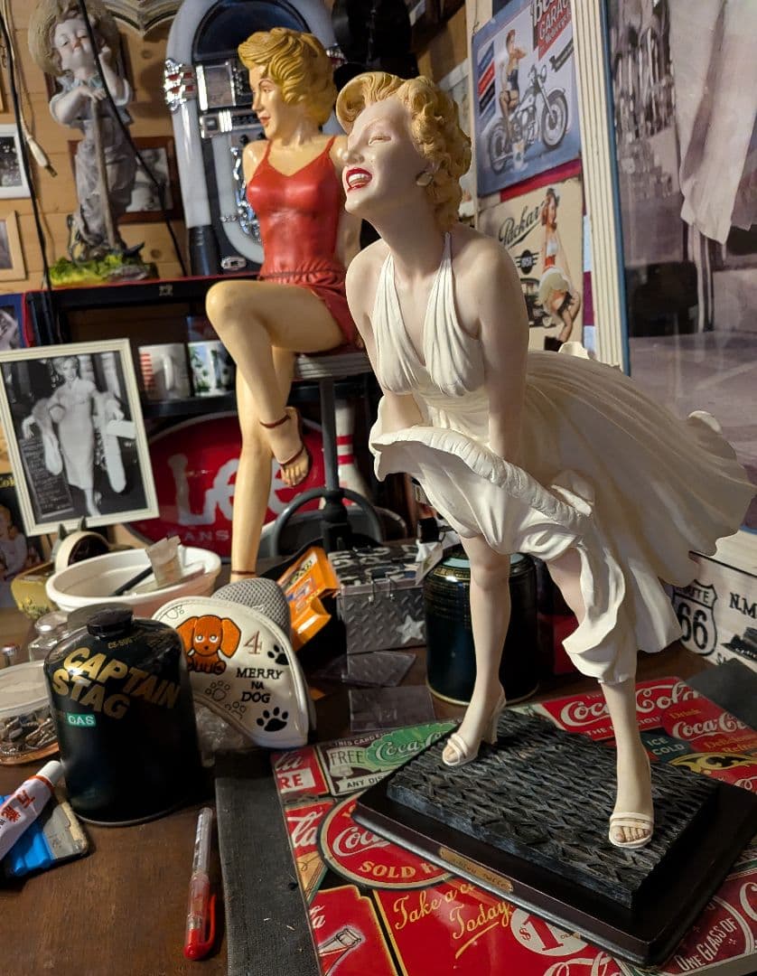 アメリカ巨大マリリンモンロー像8メートル　18分の1レプリカ　レジン製フィギュア
