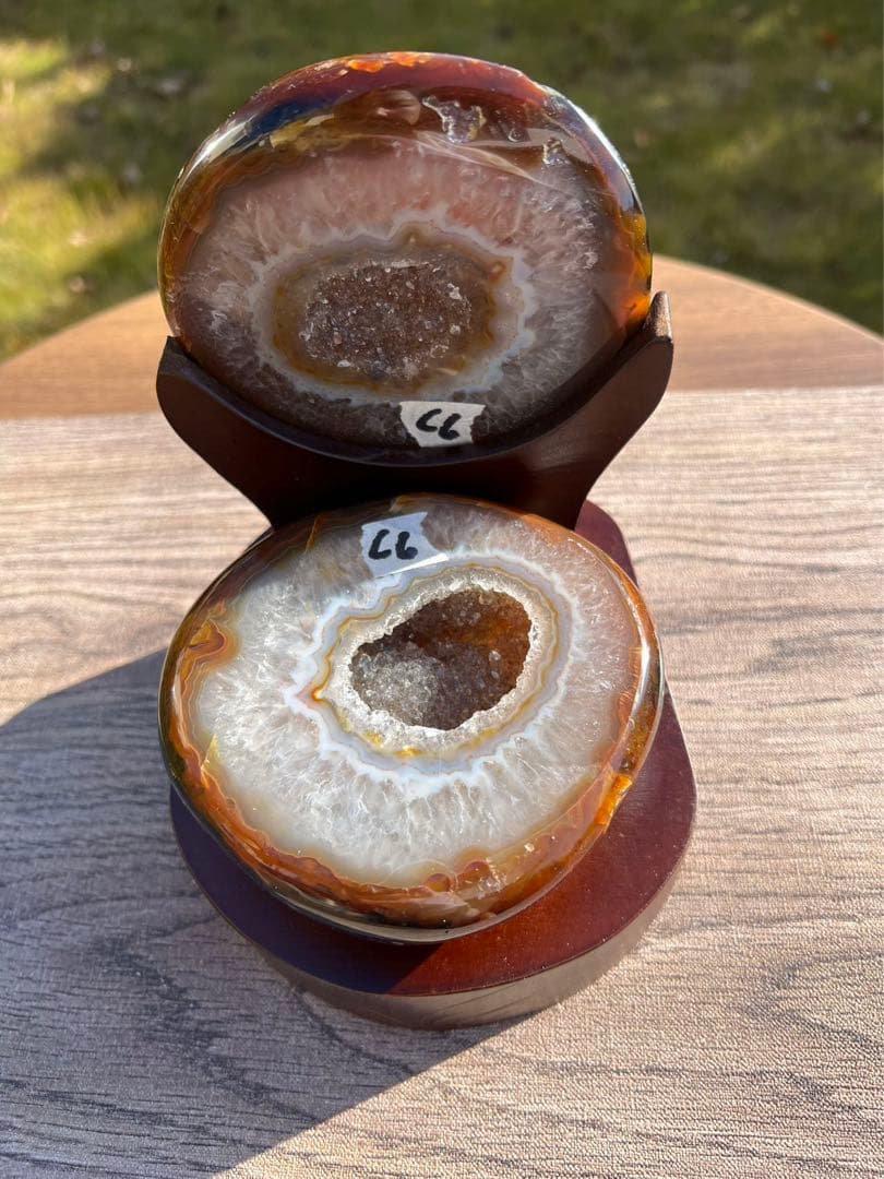 C6トレジャーメノウ 台付き 瑪瑙 風水 聚宝盆アゲート