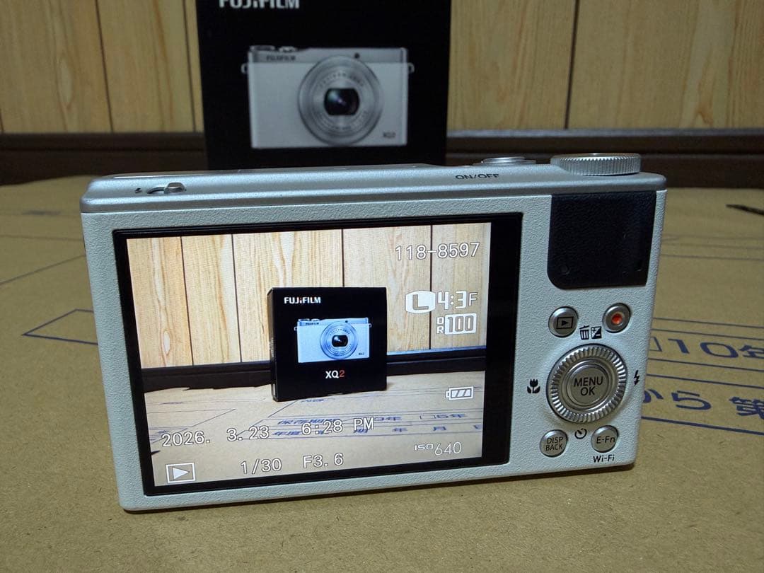 FUJIFILM XQ2 ホワイト