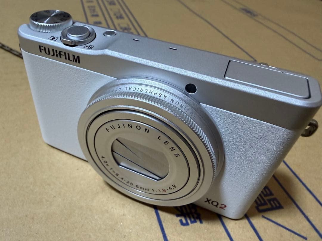 FUJIFILM XQ2 ホワイト