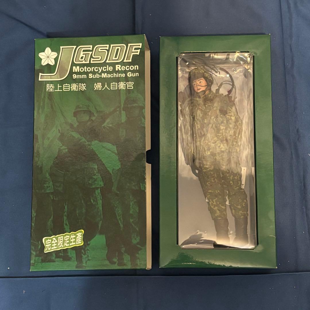 ペ*ー様 【1/6アクションフィギュア】女性自衛官