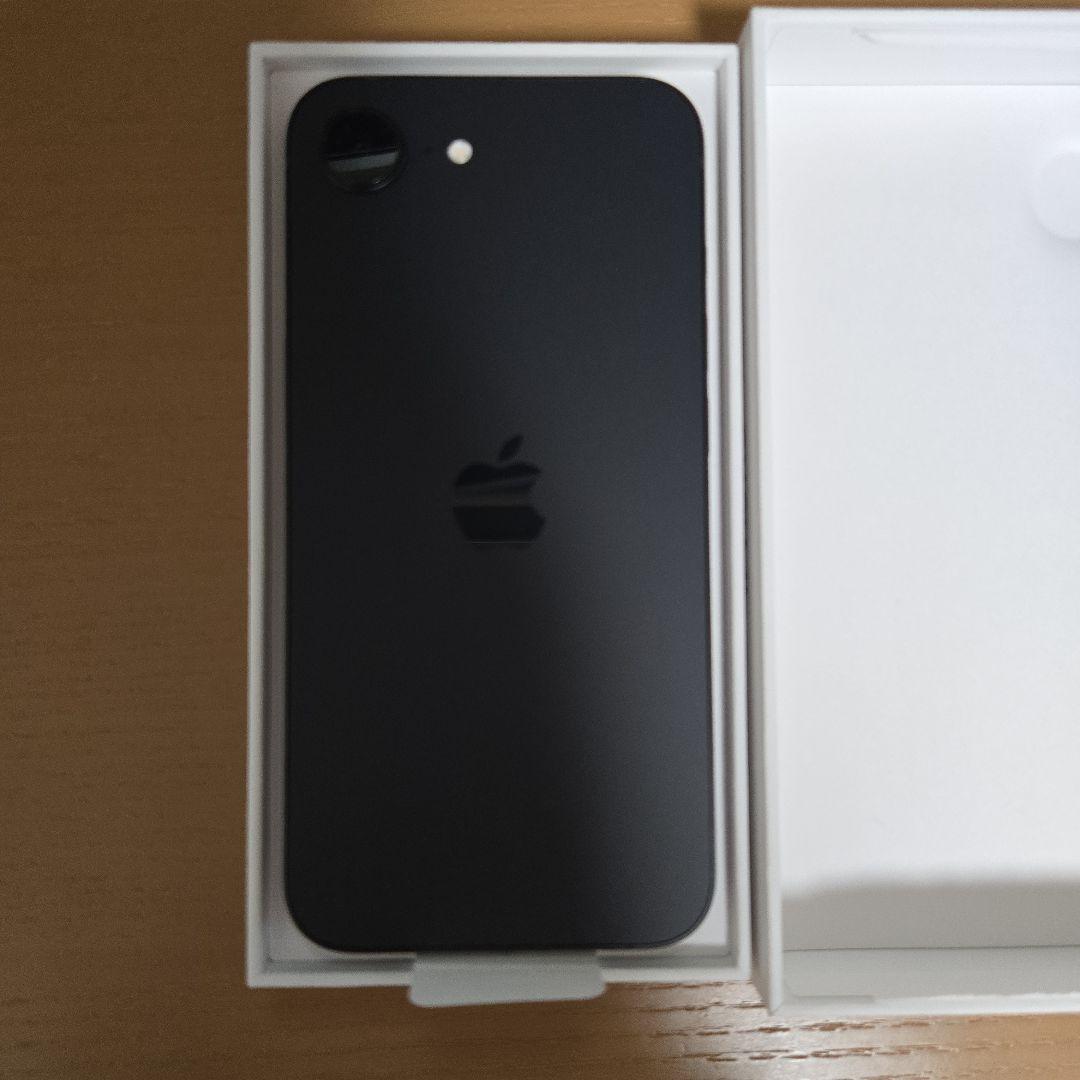 【新品】iPhone 16e ブラック 本体 充電ケーブル付き