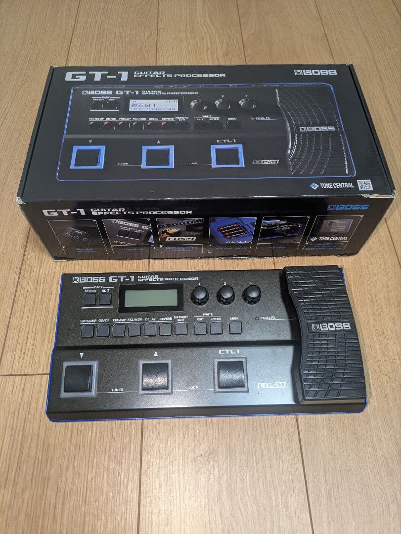 BOSS　 GT1 ギター　マルチエフェクター　専用ケース付き