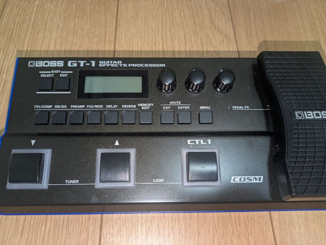BOSS　 GT1 ギター　マルチエフェクター　専用ケース付き