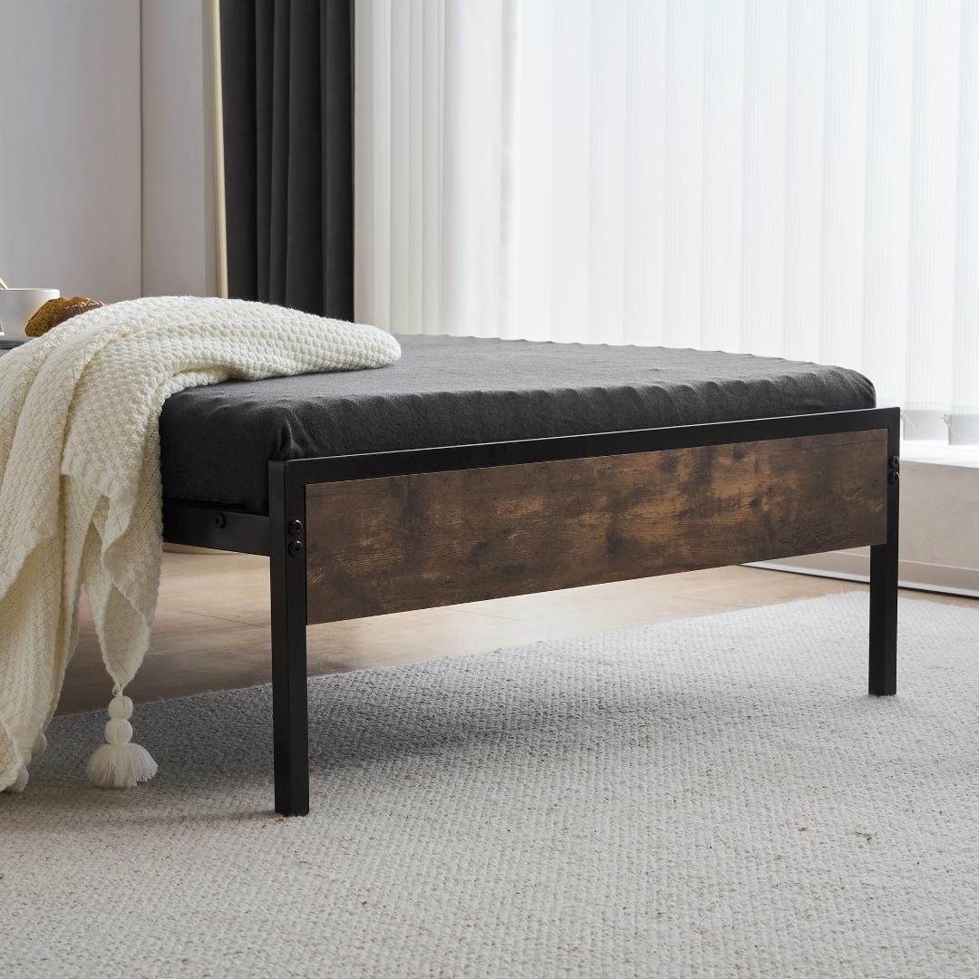 人気再入荷！D・ダブル　高級ベッドフレーム・コンセント付きBROWN