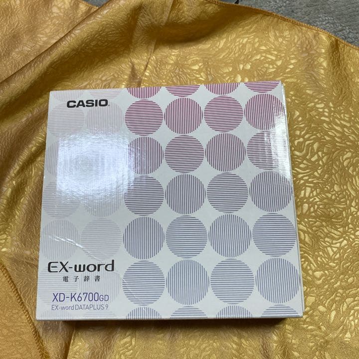 電子辞書 CASIO XD-K6700GD保護カバー付き(上下)