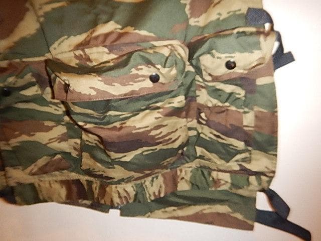 迷彩ベスト 　タクティカルベスト　ミリタリー　サバゲ―