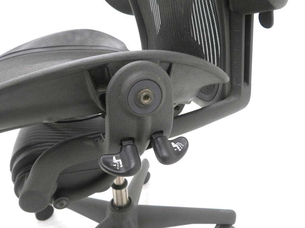 展示品　ハーマンミラー　アーロンチェア　Bサイズ　フル装備　メッシュ　高級