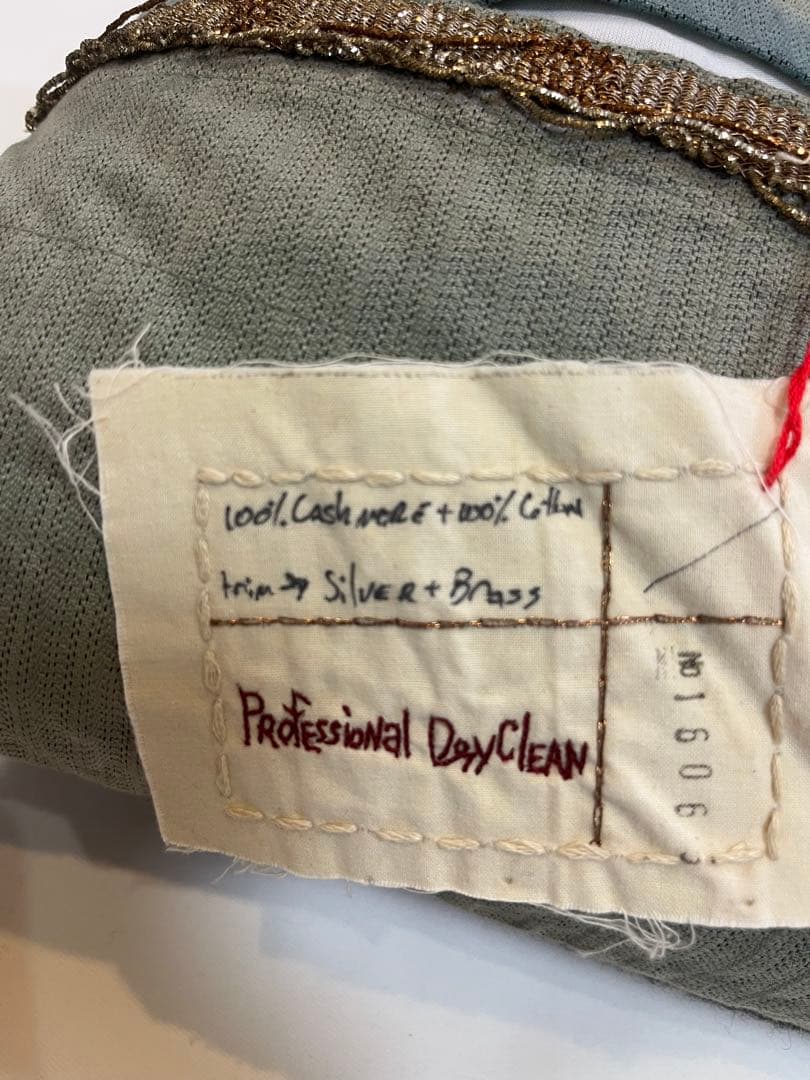 Chatav ectabitフェザーの刺繍 グレー クッションカバー