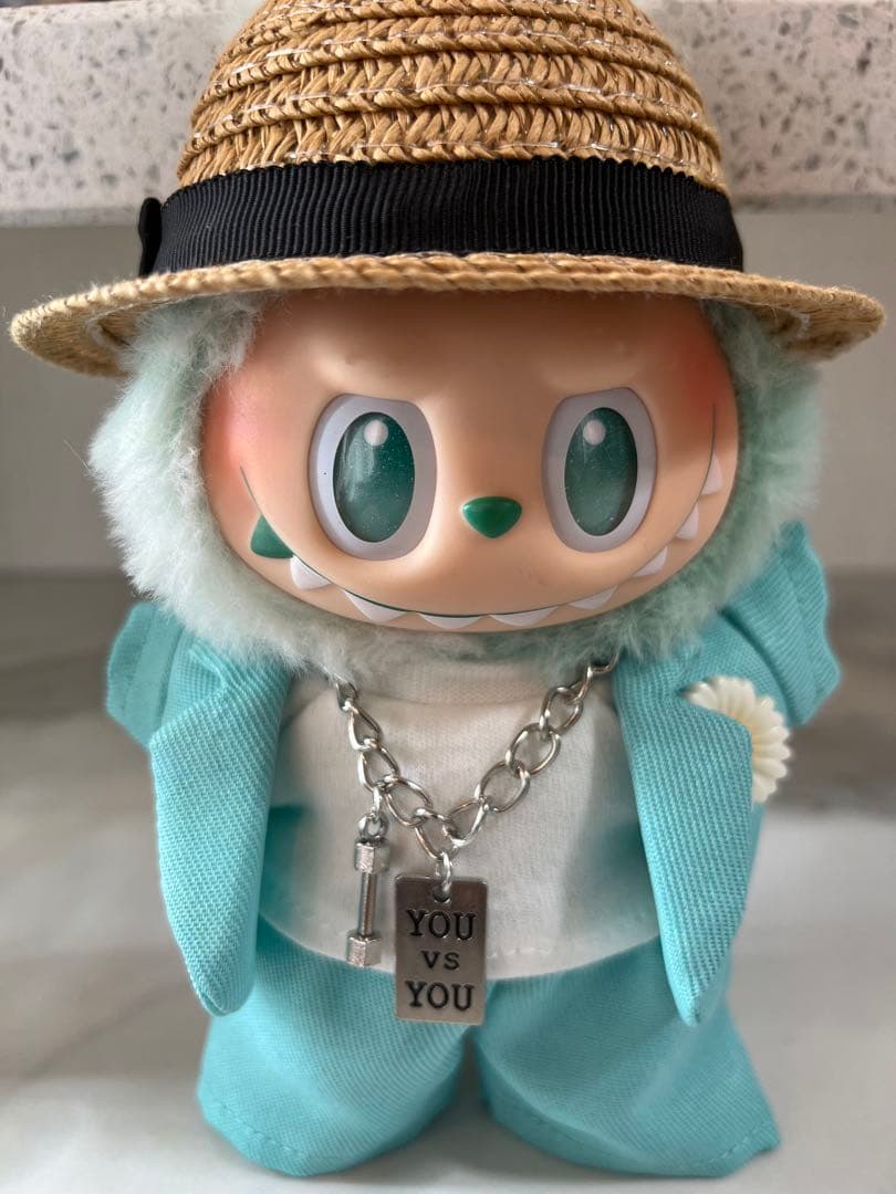 LABUBU ラブブ G-DRAGON風 コーデ ミントカラー サングラス付き