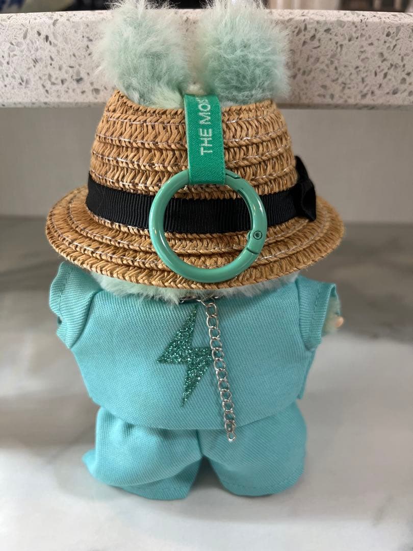 LABUBU ラブブ G-DRAGON風 コーデ ミントカラー サングラス付き