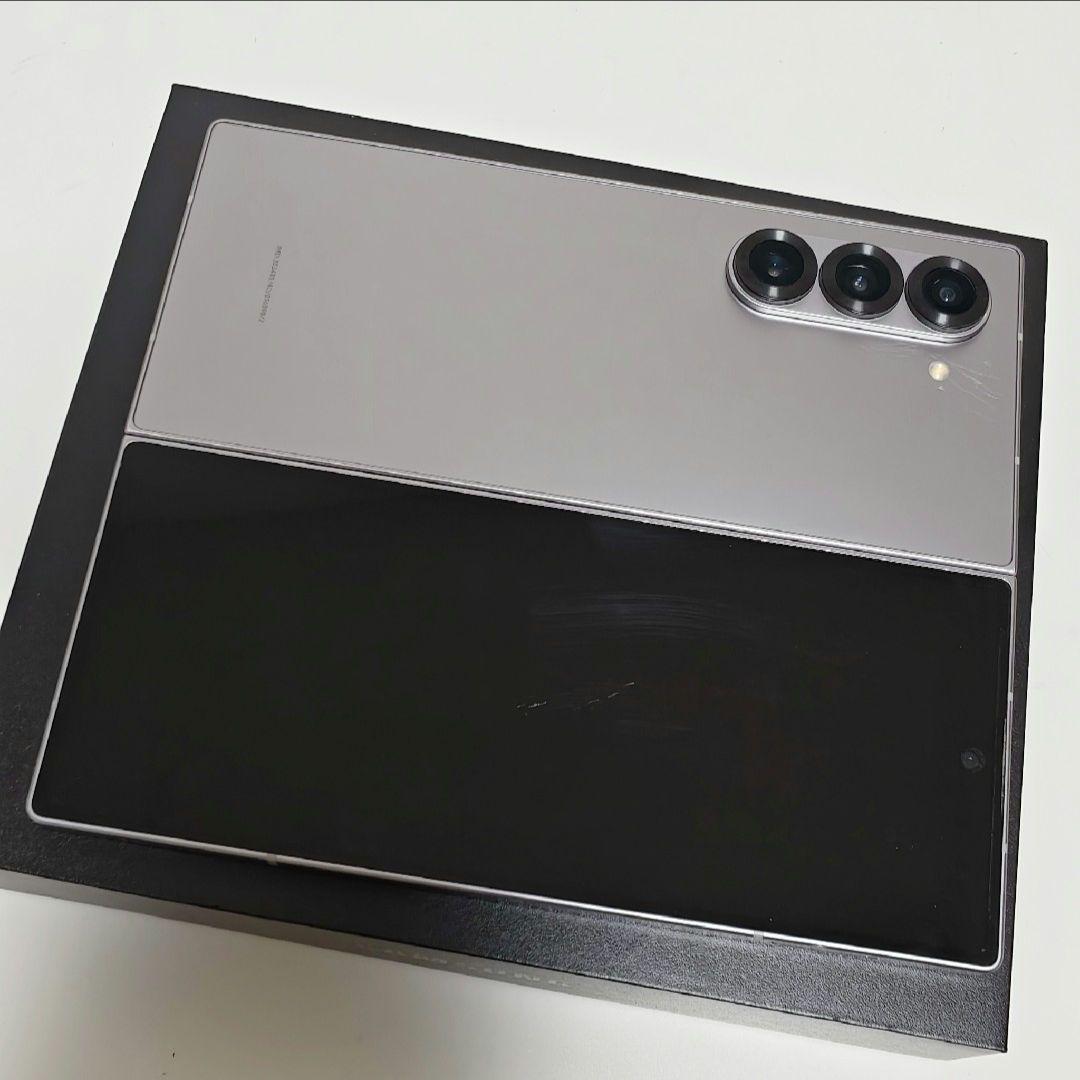 SAMSUNG GALAXY Z FOLD 6　SCG28