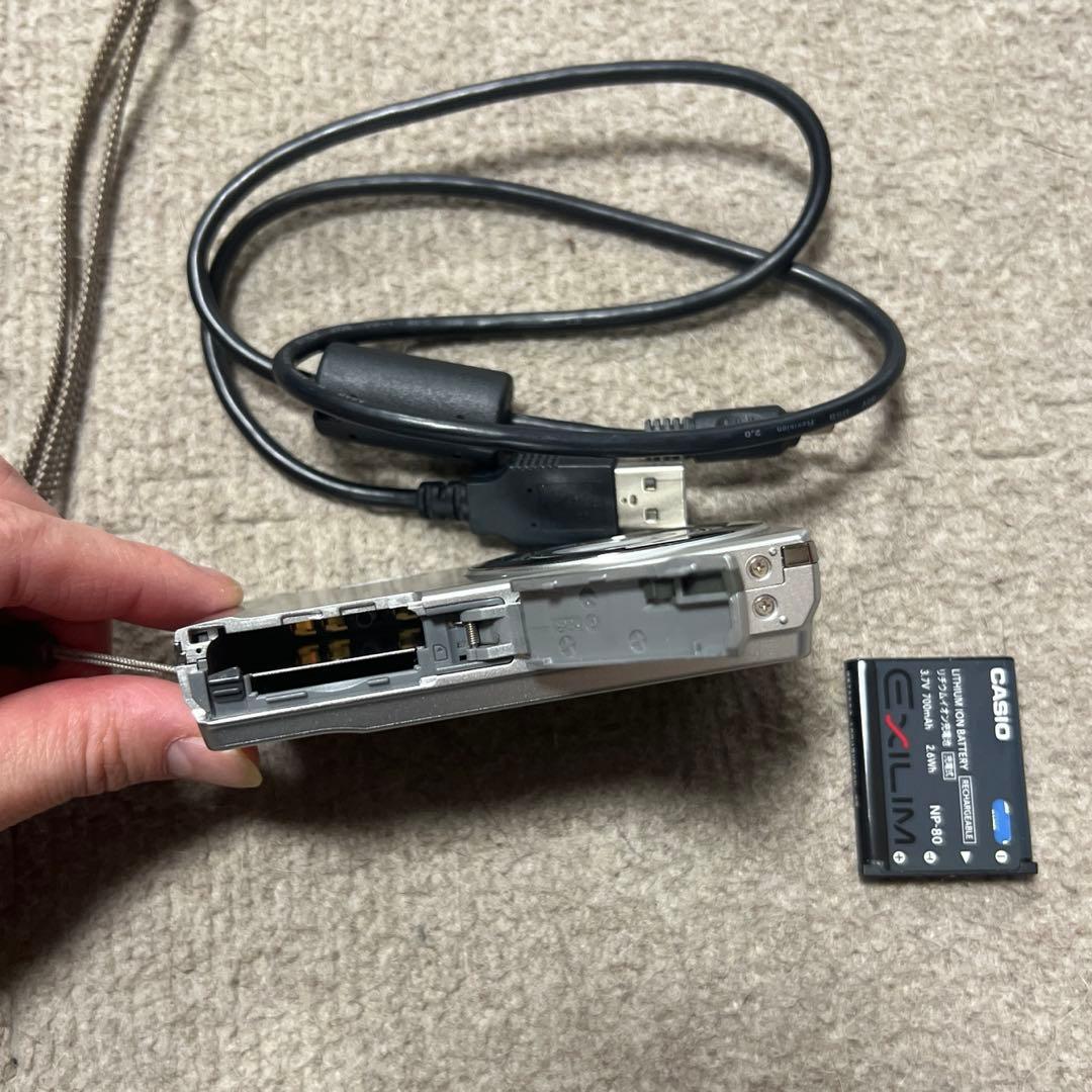 【美品】CASIO デジタルカメラ　EX-ZS6