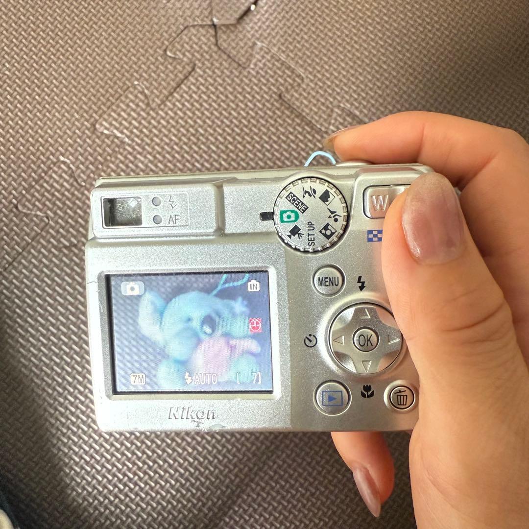 Nikon ニコン　COOLPIX7600 E7600 シルバー　乾電池式