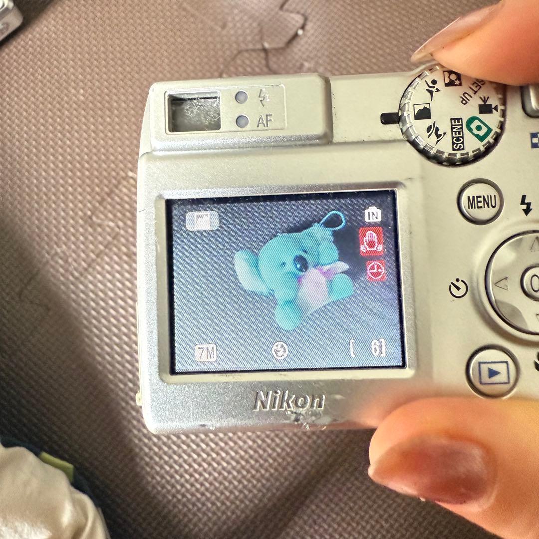 Nikon ニコン　COOLPIX7600 E7600 シルバー　乾電池式