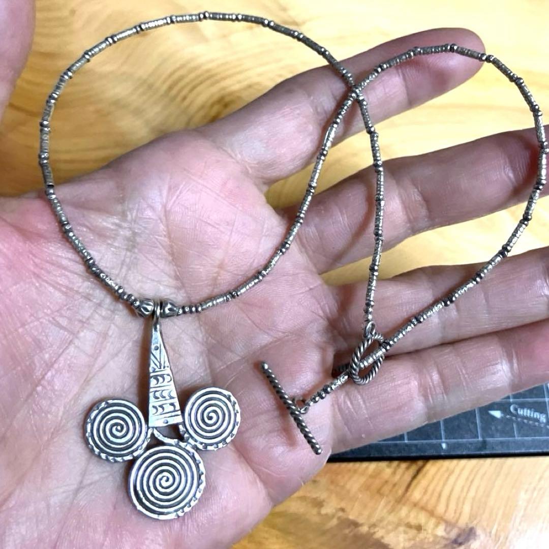 カレンシルバー渦巻チョーカーネックレスとピアス セット