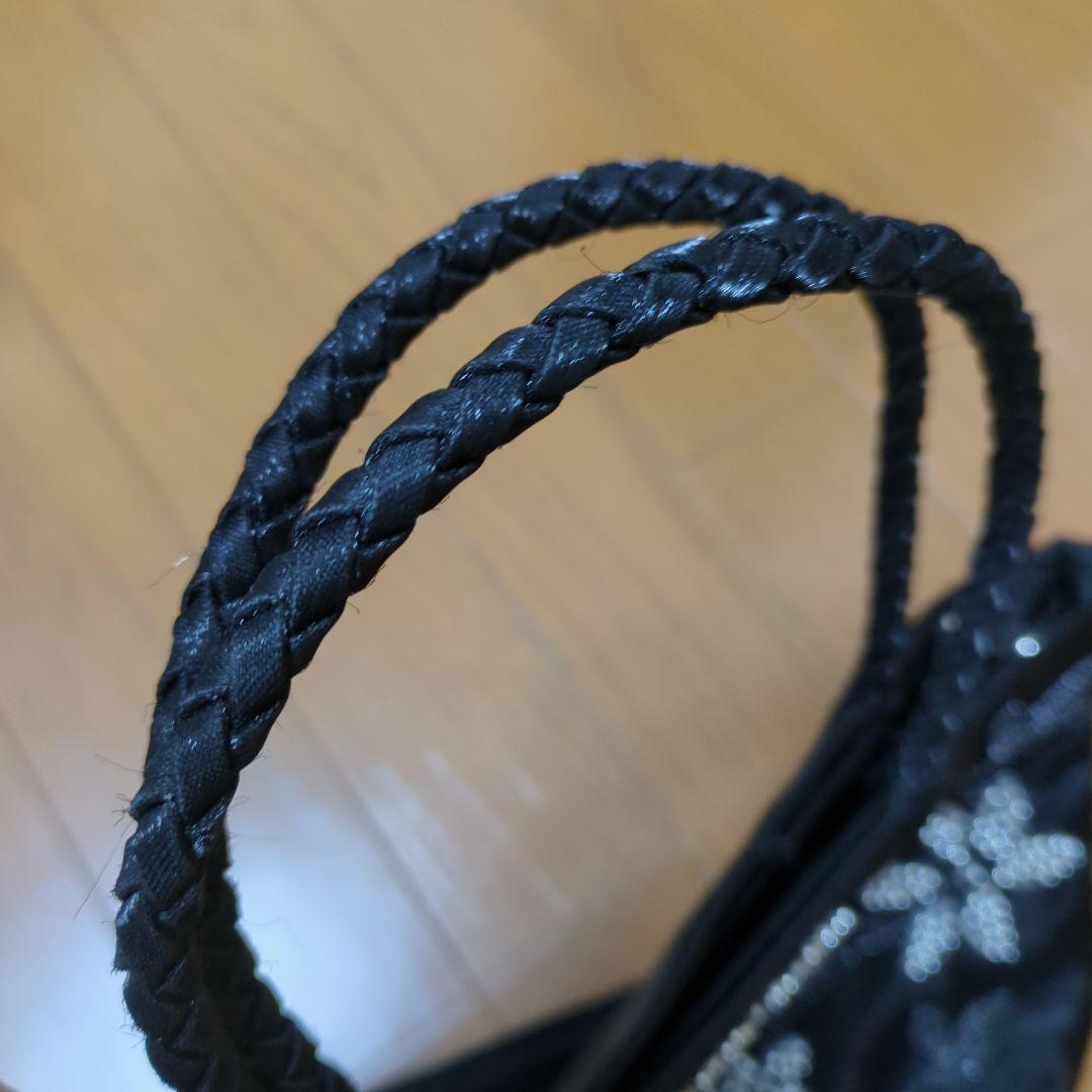 キラキラビーズ刺繍の繻子バッグ