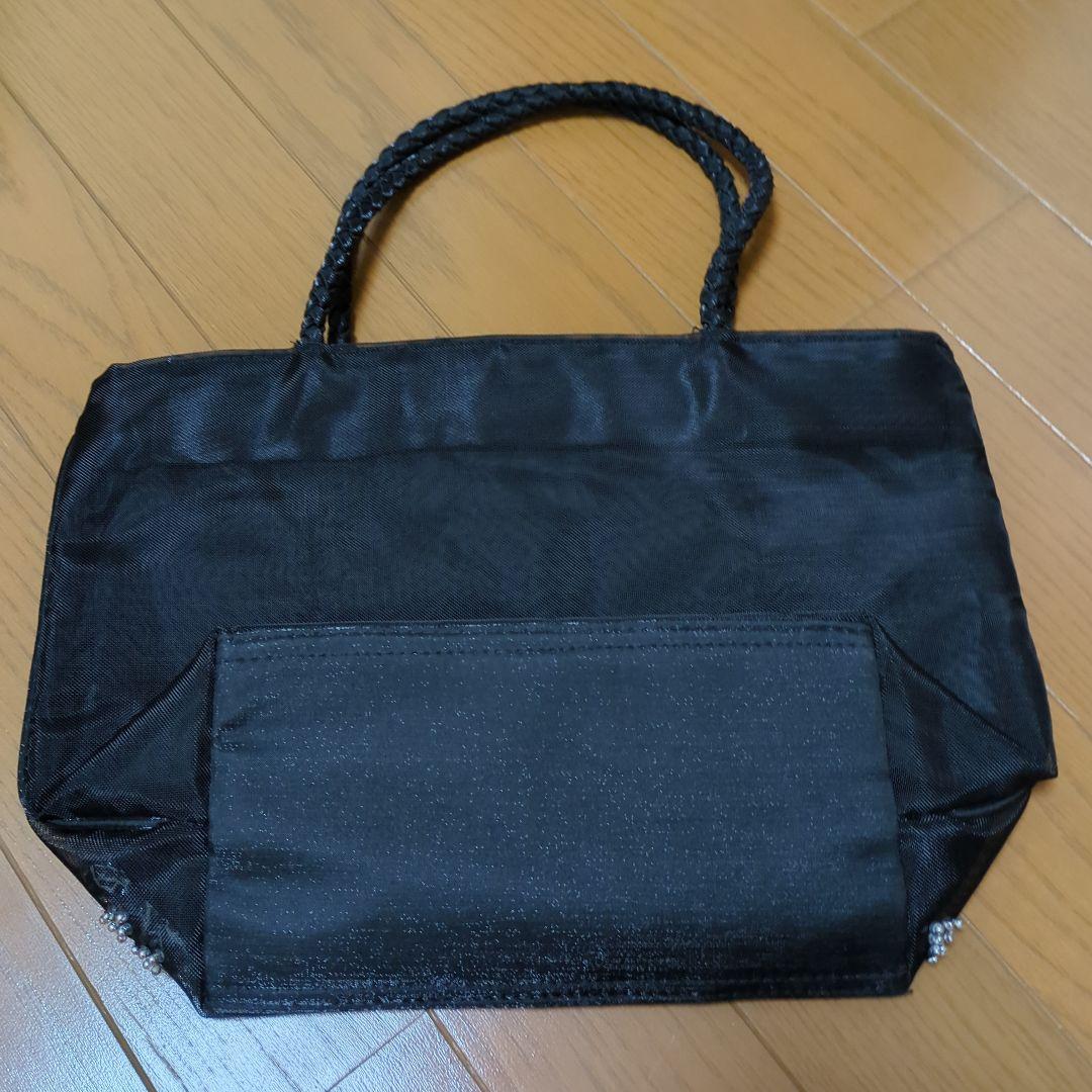 キラキラビーズ刺繍の繻子バッグ