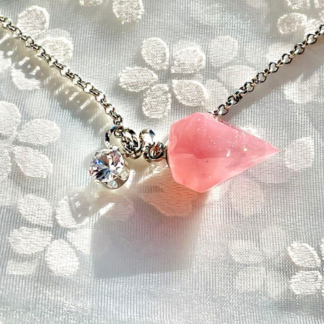 12個セット　ちょっと小さい宝石のような桃色と水晶　レジンネックレス