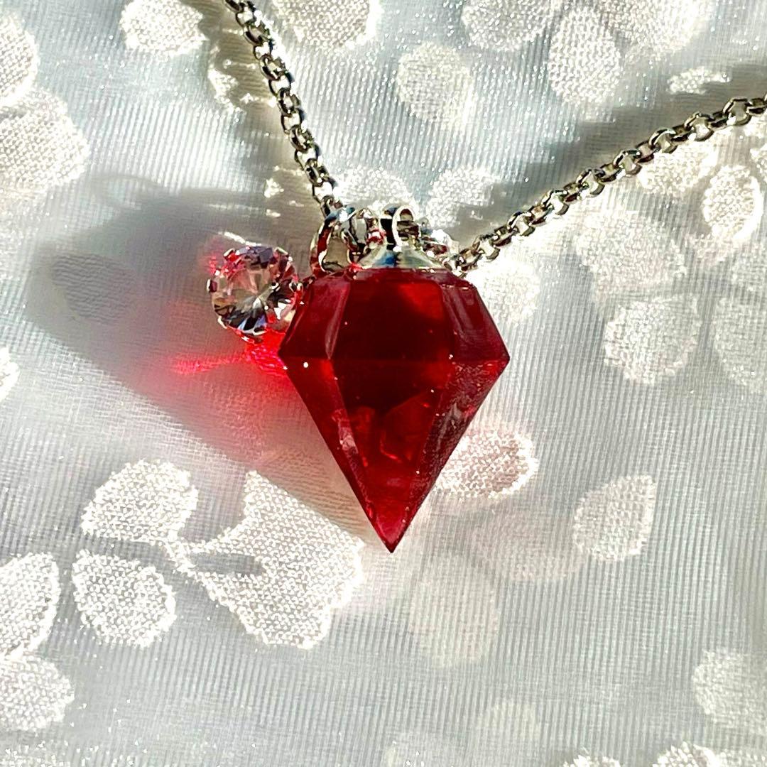 12個セット　ちょっと小さい宝石のような桃色と水晶　レジンネックレス