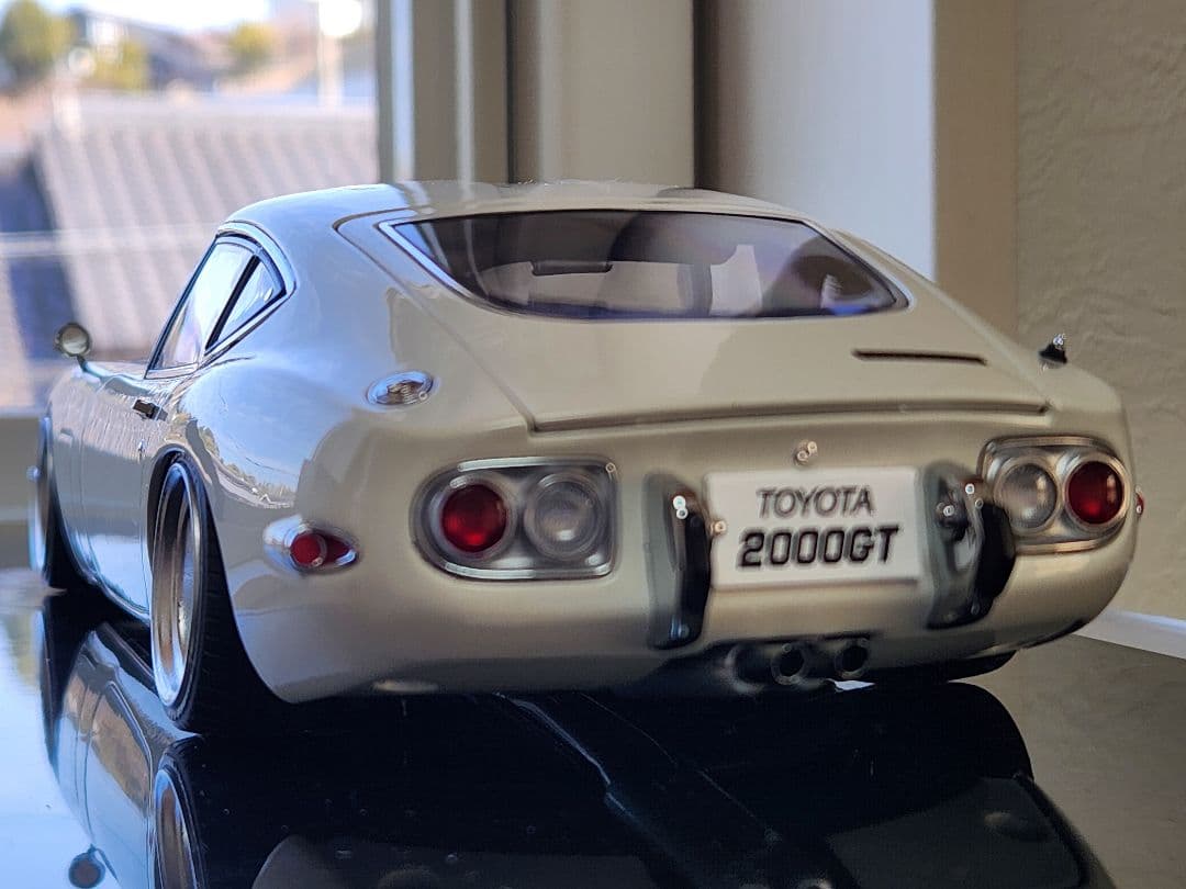 オートアート1/18　トヨタ2000GT