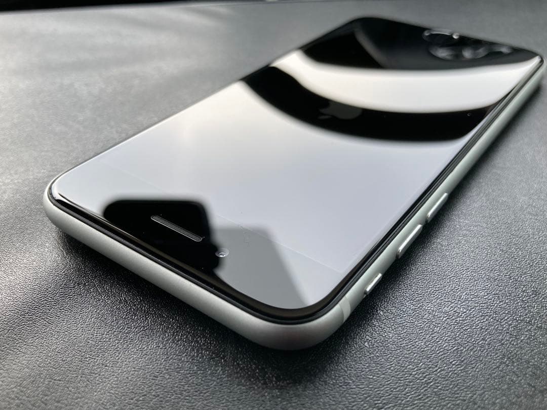 美品 iPhone SE 第2世代 SE2 64GB MHGQ3J/A