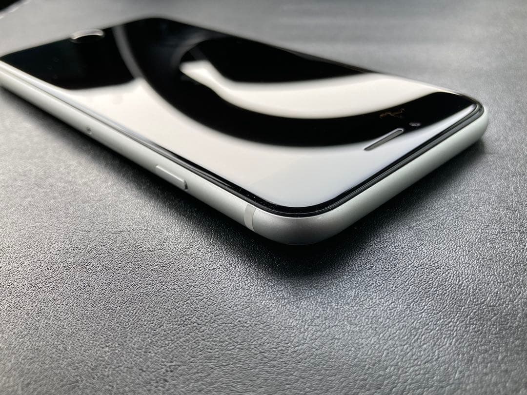 美品 iPhone SE 第2世代 SE2 64GB MHGQ3J/A