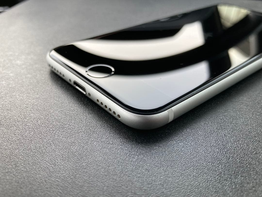 美品 iPhone SE 第2世代 SE2 64GB MHGQ3J/A