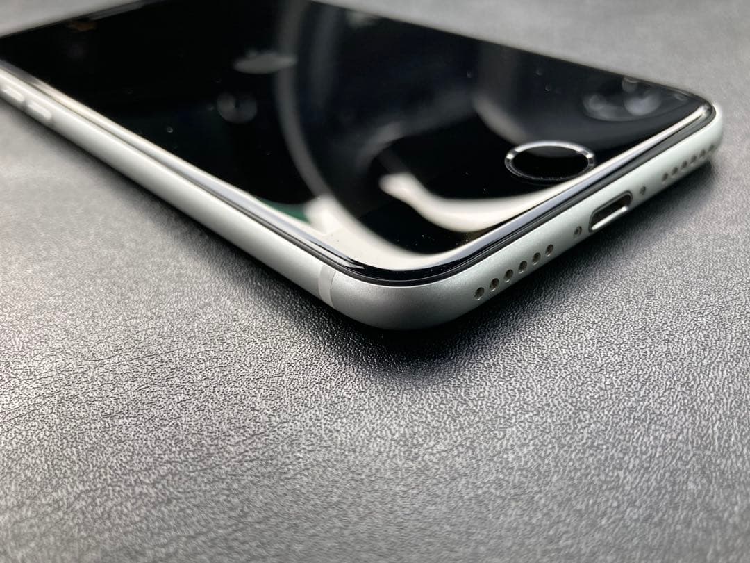 美品 iPhone SE 第2世代 SE2 64GB MHGQ3J/A