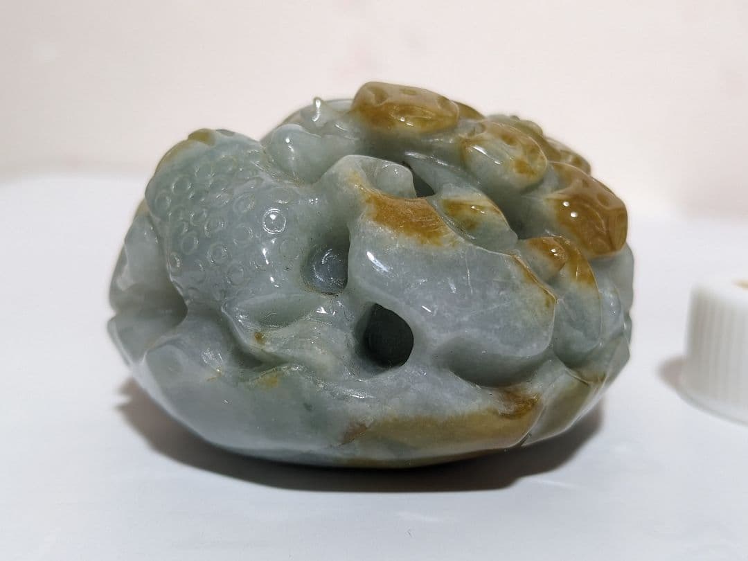 ♦中国美術工芸品 翡翠 蛙 龍 神獣文様 透し彫り 文鎮 ペンダント他 置物飾り