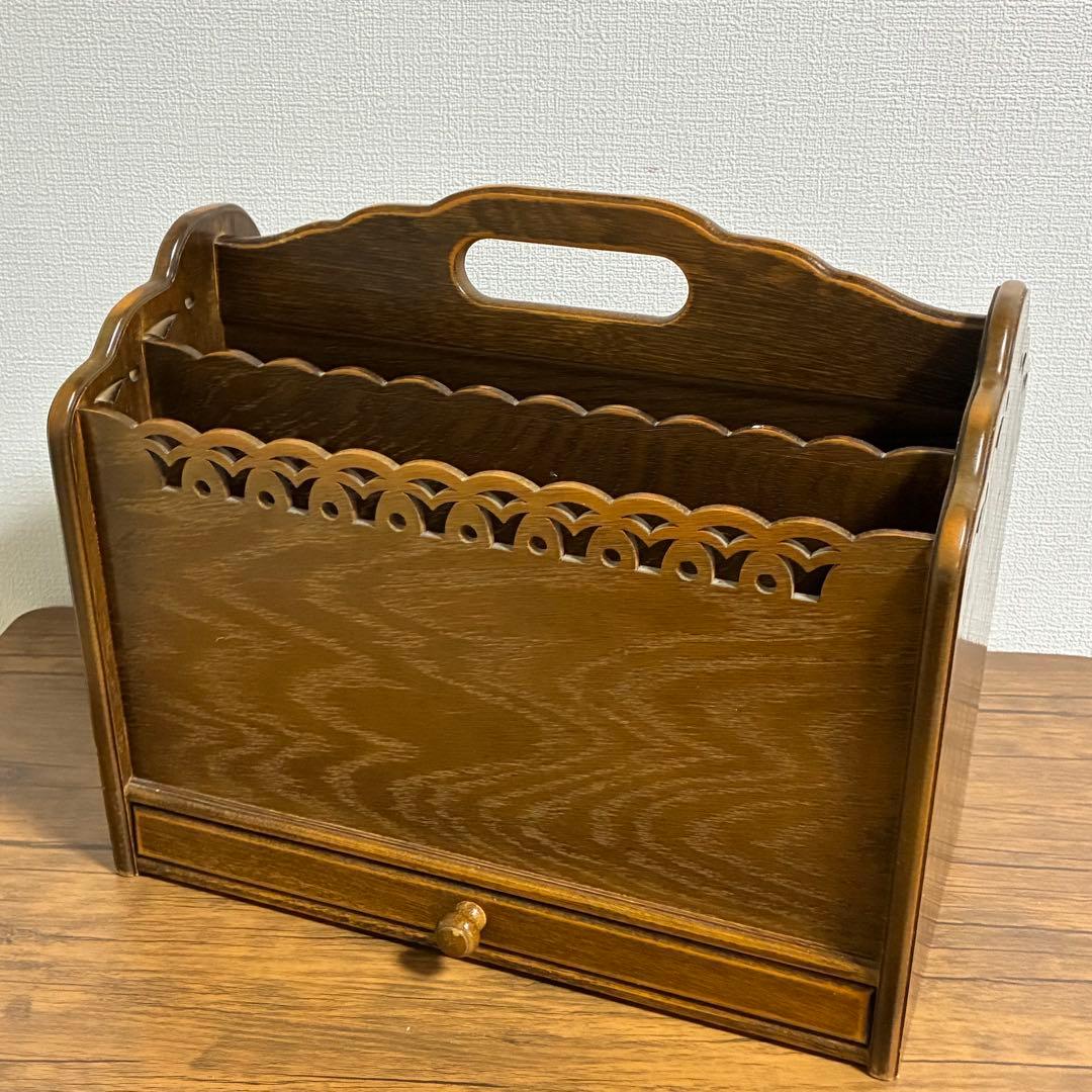 パリの雑貨屋 マガジンラック レース模様 レトロ アンティーク　木製 引き出し