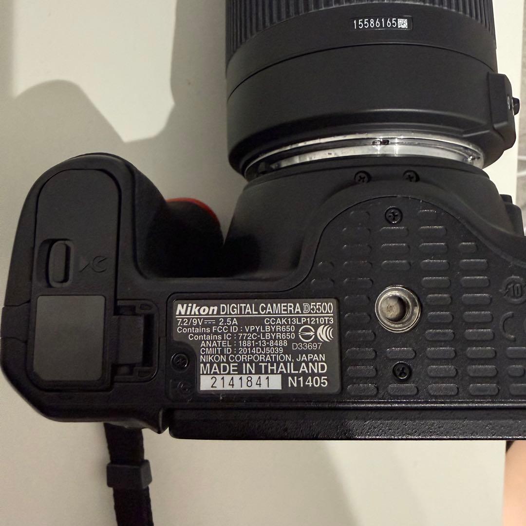 【ストラップ&レンズ&ケース付き】Nikon D5500 デジタル一眼レフカメラ