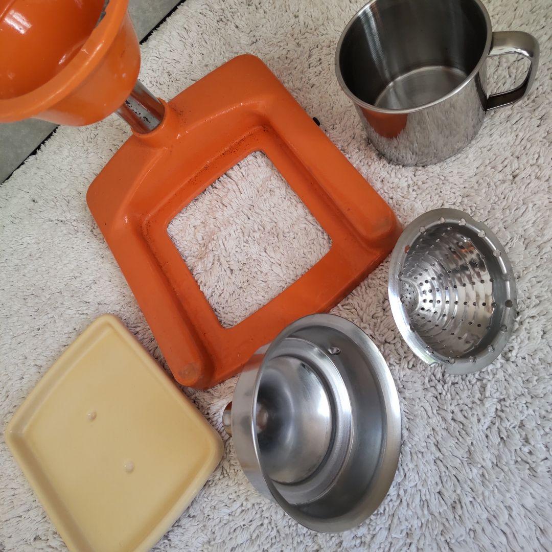 果汁　絞り器 　 柑橘類フレッシュジューサー 果汁生搾り器 手動フルーツしぼり