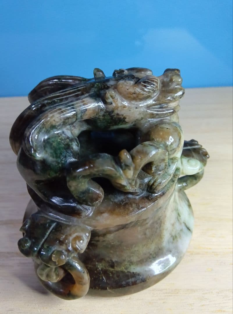 中国美術　玉石　黒翡翠（ブラックジェダイト）獅子彫　遊環三足香炉　台座・布箱付