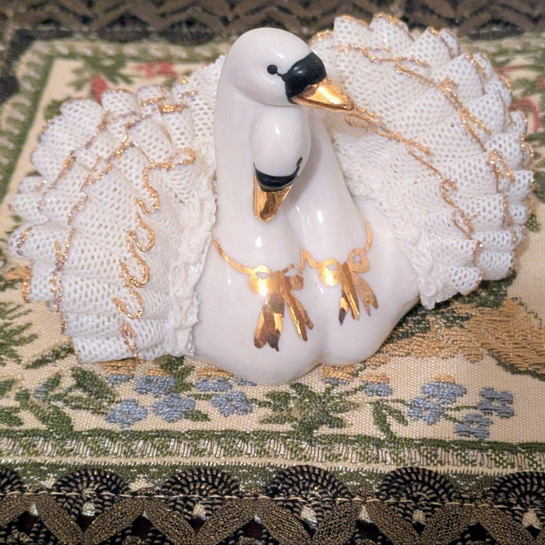 希少 アイリッシュドレスデン スワンカップル 磁器レース 箱・しおり付
