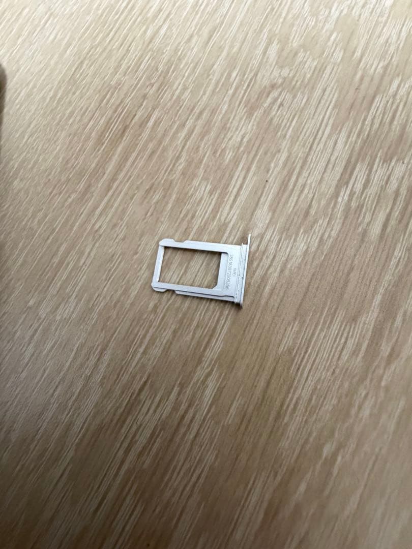 iPhone7 SIMフリー 128GB シルバー 付属品あり