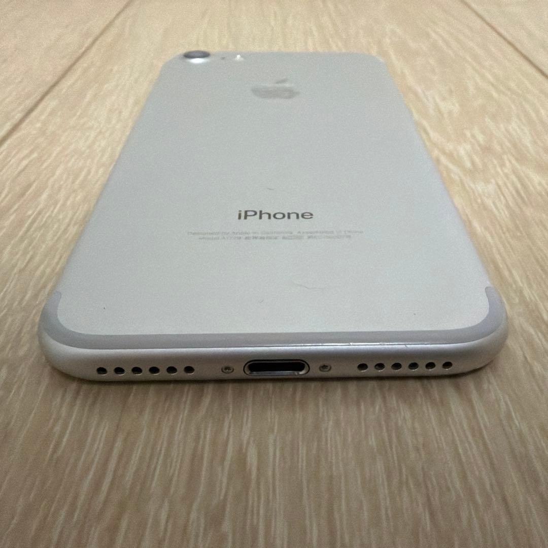 iPhone7 SIMフリー 128GB シルバー 付属品あり
