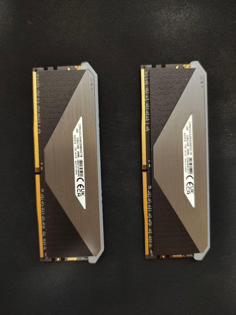 Vengeance RGB RT DDR4 4600MHz 32GBキット2つ