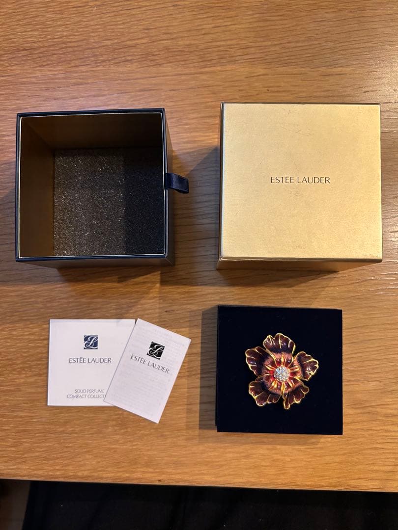 ESTEE LAUDER 練り香水　ハイビスカス