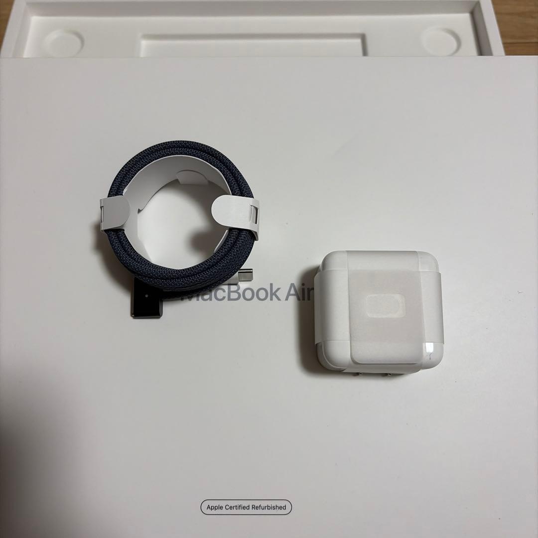 MacBook Air 8コアCPU M2チップ ミッドナイトメモリ16gb