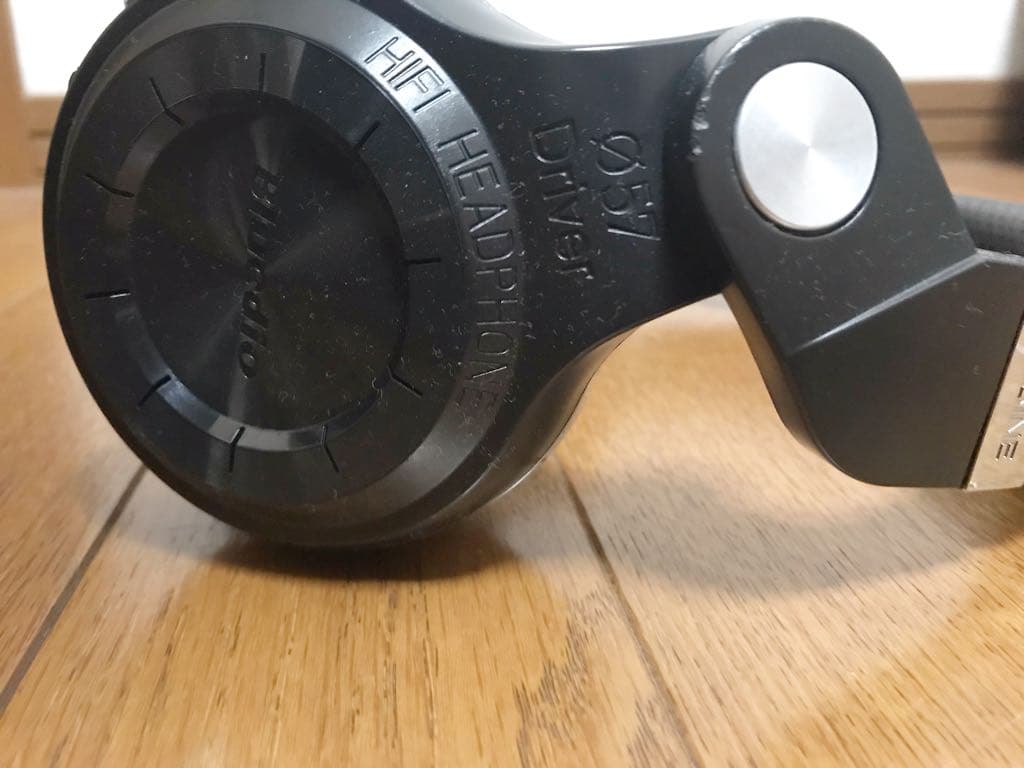 ブルートゥースヘッドフォン