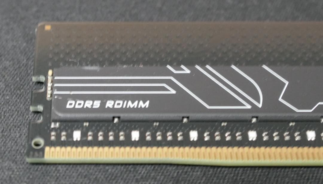 メモリー Kingston KF556R36RB-32 64GB R-DIMM ECC