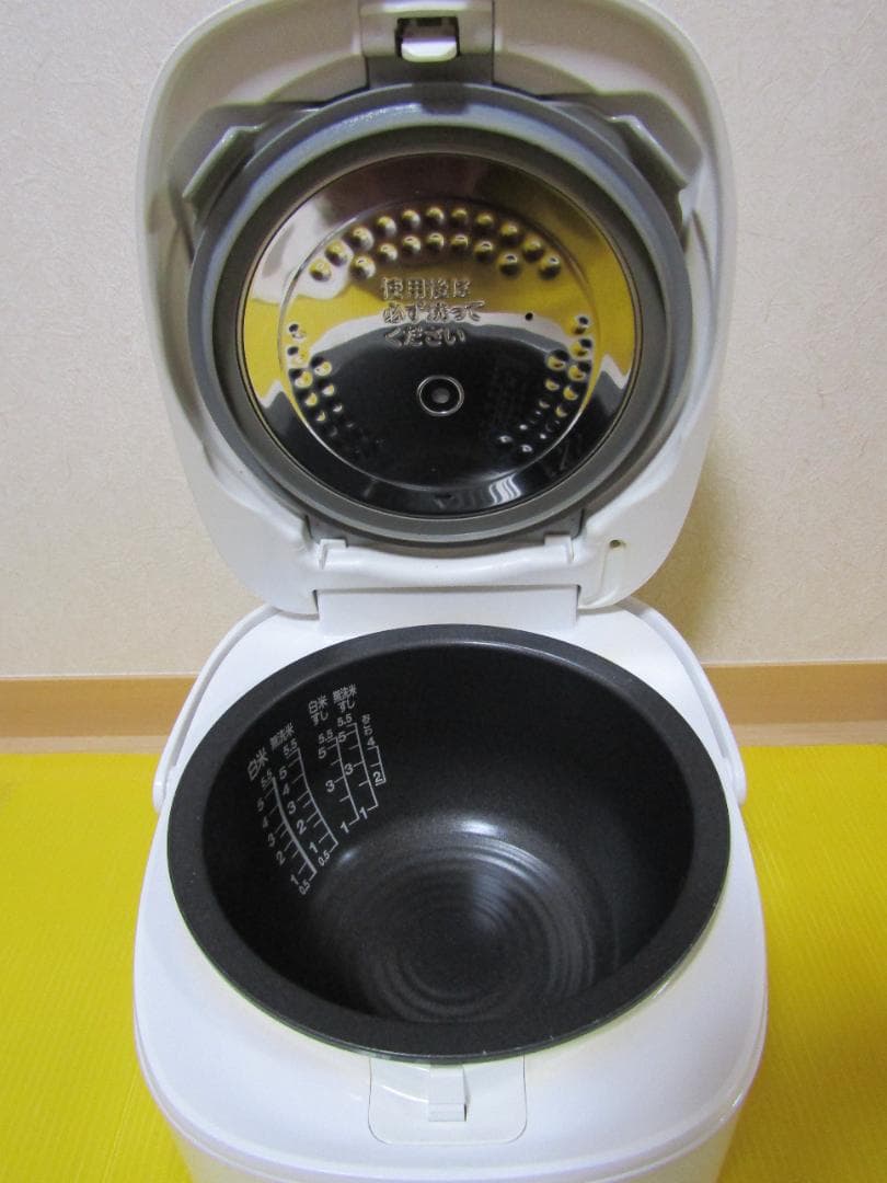 A0584 TOSHIBA 炊飯器 RC-10VRK 1.0L